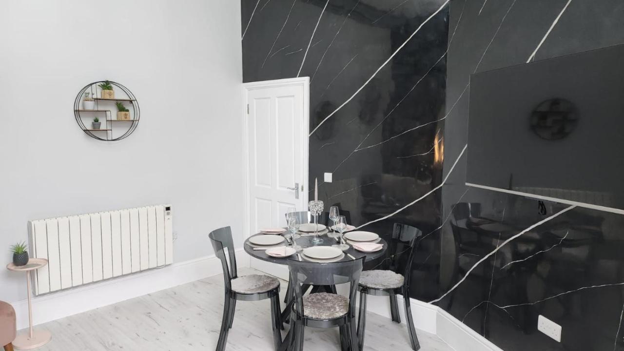 Courtyard Holiday Apartments Belper Exterior photo