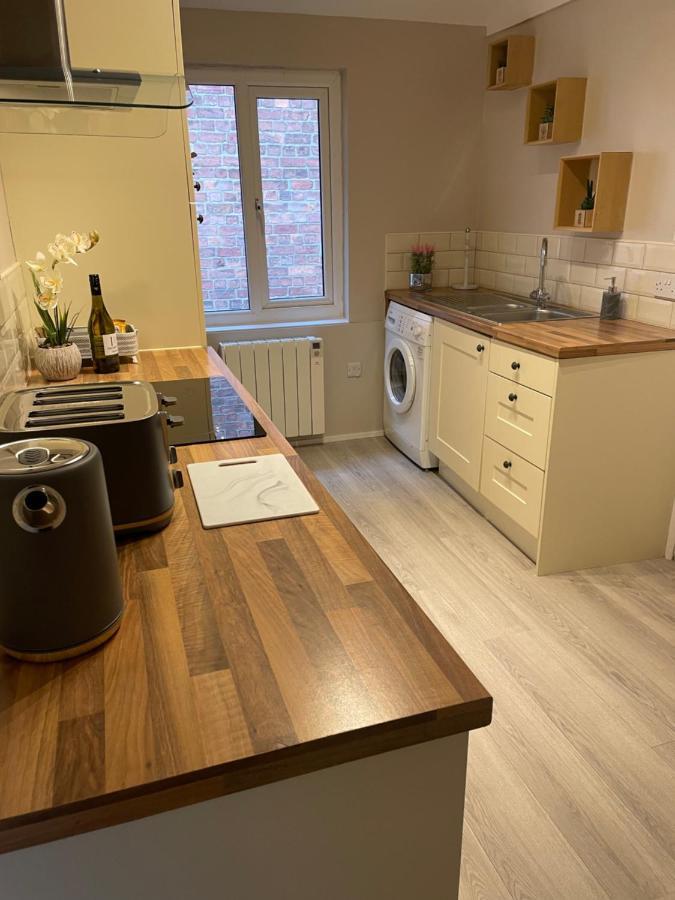 Courtyard Holiday Apartments Belper Exterior photo