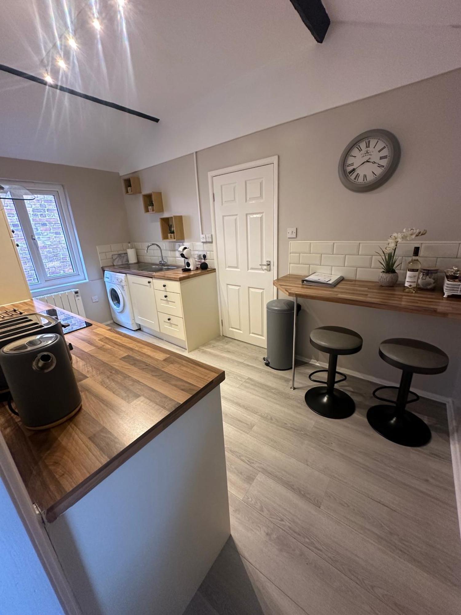 Courtyard Holiday Apartments Belper Exterior photo